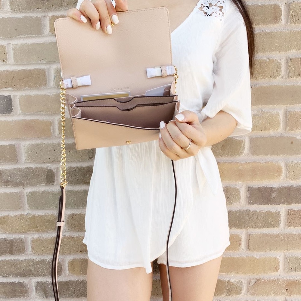 Gaby’sBags👜💕-NWT Michael Kors Crossbody - Picture 3 of 5
